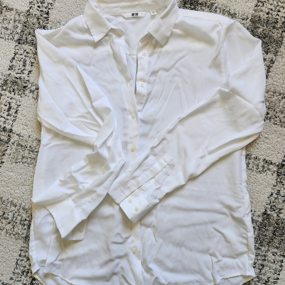 Uniqlo Women's White Casual Button Down Shirt